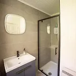 Large Newly Refurbished Lakeside With Optional Private Hot Tub Duneena