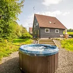Chalet Large Newly Refurbished Lakeside With Optional Private Hot Tub *