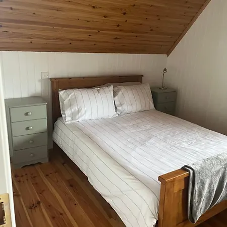 Large Newly Refurbished Lakeside With Optional Private Hot Tub