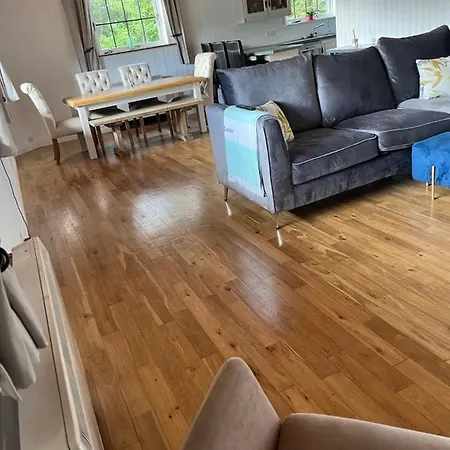 Large Newly Refurbished Lakeside With Optional Private Hot Tub