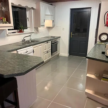 Alpehytte Large Newly Refurbished Lakeside With Optional Private Hot Tub Duneena