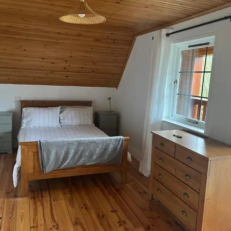 Domek alpejski Large Newly Refurbished Lakeside With Optional Private Hot Tub Duneena