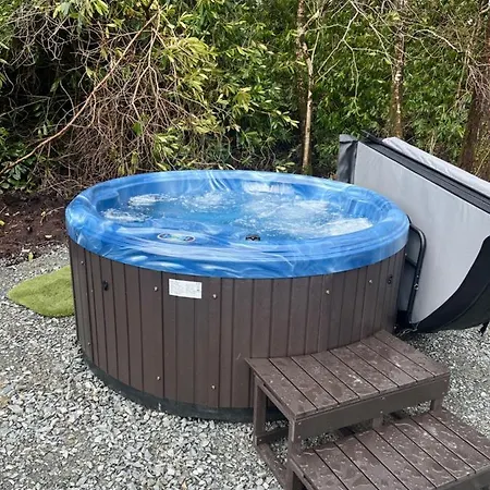 Large Newly Refurbished Lakeside With Optional Private Hot Tub * Duneena