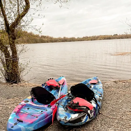 Large Newly Refurbished Lakeside With Optional Private Hot Tub *