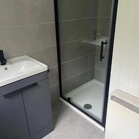 Large Newly Refurbished Lakeside With Optional Private Hot Tub