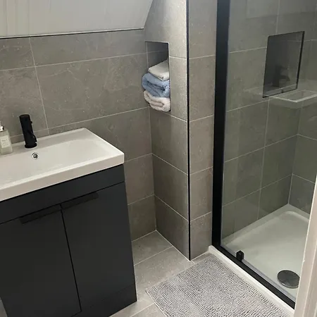 Dağ evi Large Newly Refurbished Lakeside With Optional Private Hot Tub *