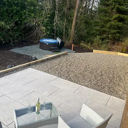 Large Newly Refurbished Lakeside With Optional Private Hot Tub *