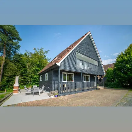 Large Newly Refurbished Lakeside With Optional Private Hot Tub Dağ evi Duneena