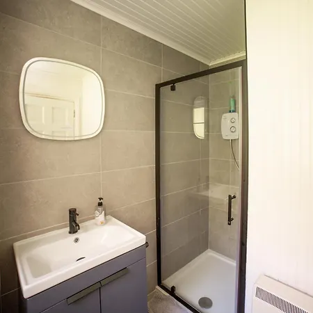 Large Newly Refurbished Lakeside With Optional Private Hot Tub Duneena