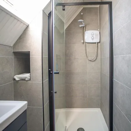 Large Newly Refurbished Lakeside With Optional Private Hot Tub * Duneena