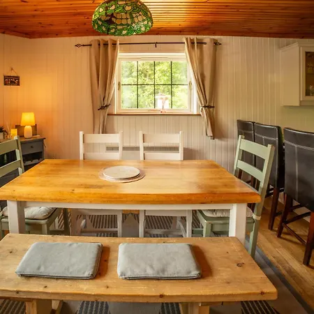 Dağ evi Large Newly Refurbished Lakeside With Optional Private Hot Tub