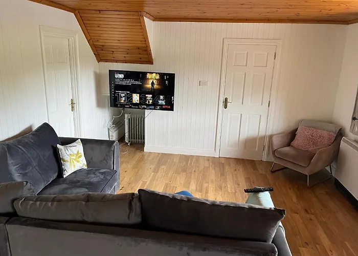 Large Newly Refurbished Lakeside With Optional Private Hot Tub 木屋 Duneena