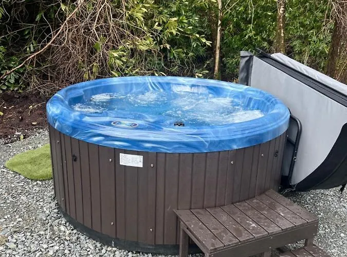 Large Newly Refurbished Lakeside With Optional Private Hot Tub * Duneena