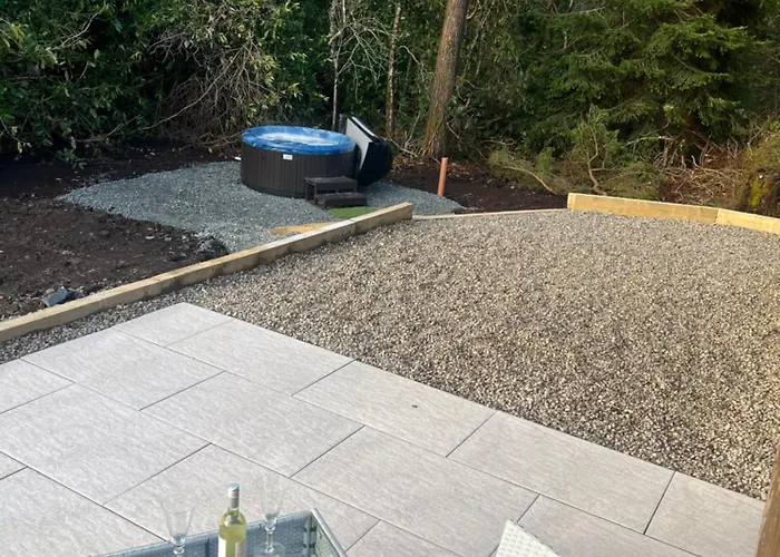 Large Newly Refurbished Lakeside With Optional Private Hot Tub *