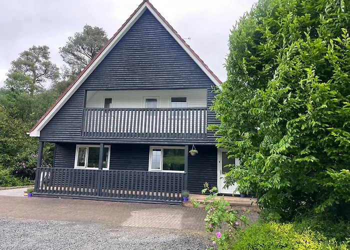 Domek alpejski Large Newly Refurbished Lakeside With Optional Private Hot Tub *