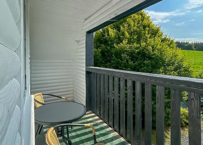 Large Newly Refurbished Lakeside With Optional Private Hot Tub Domek alpejski