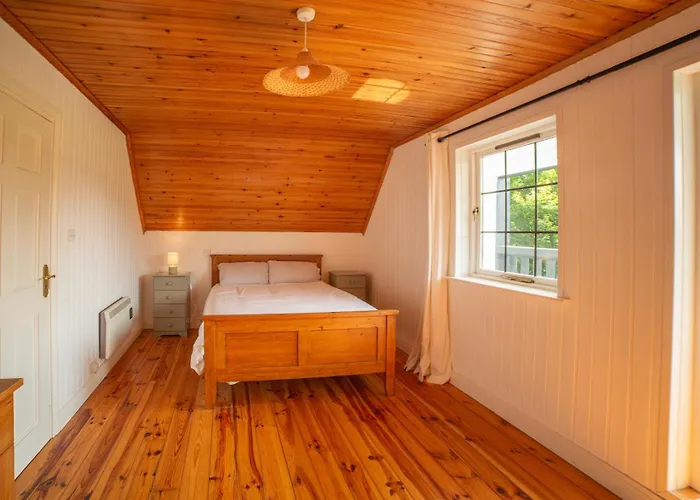 Large Newly Refurbished Lakeside With Optional Private Hot Tub Domek alpejski
