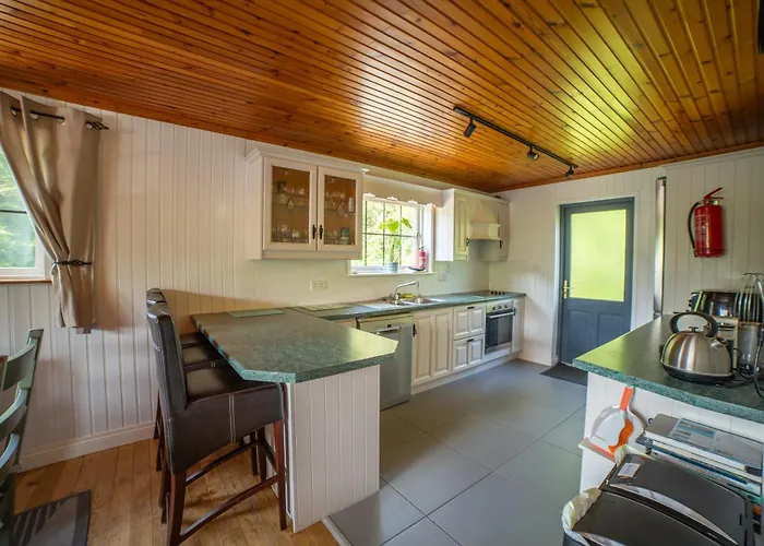 Large Newly Refurbished Lakeside With Optional Private Hot Tub 木屋 *